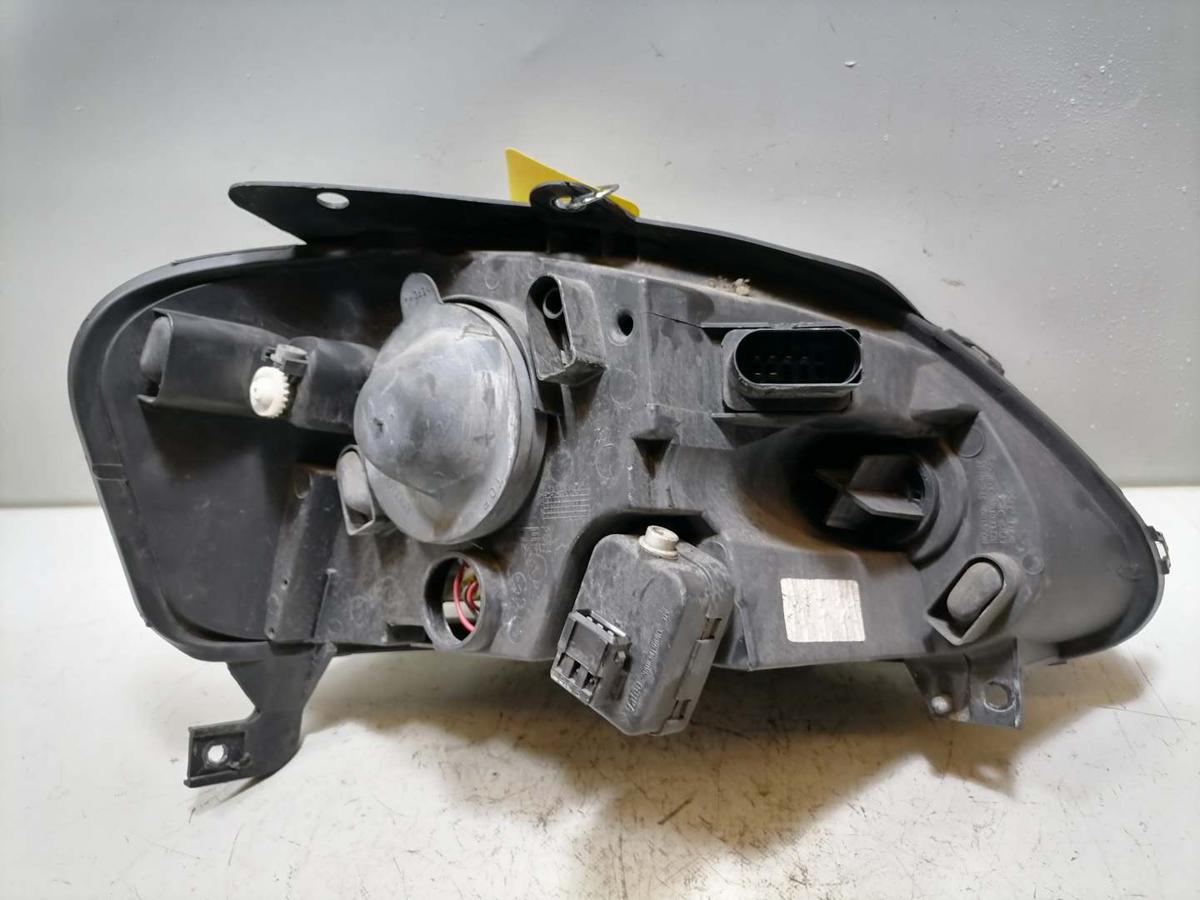 VW Fox original Scheinwerfer vorn links Halogen Bj.2010